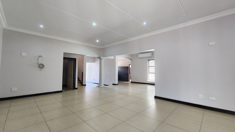 To Let 6 Bedroom Property for Rent in Tuscany Ridge North West